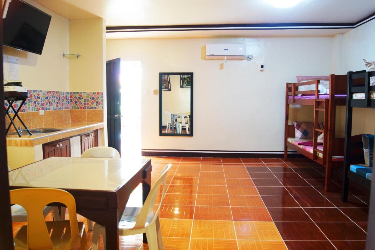 B&J Guesthouse And Tours Tagbilaran City Kültér fotó