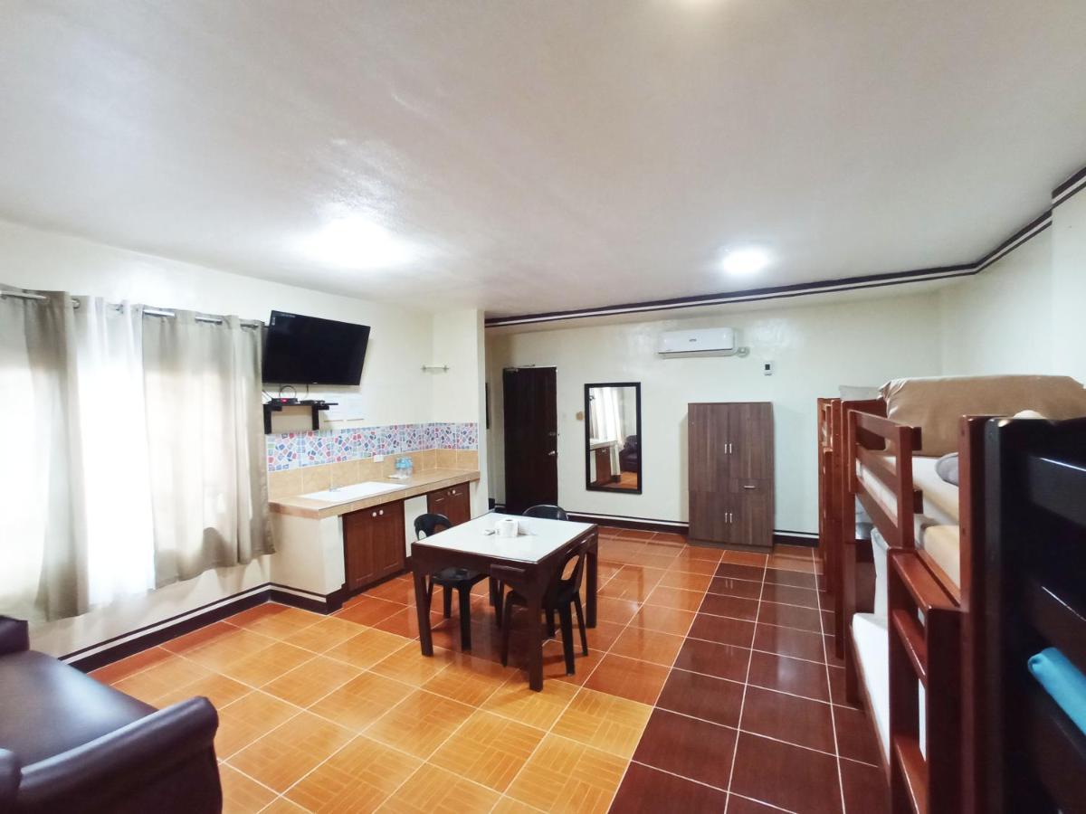 B&J Guesthouse And Tours Tagbilaran City Kültér fotó