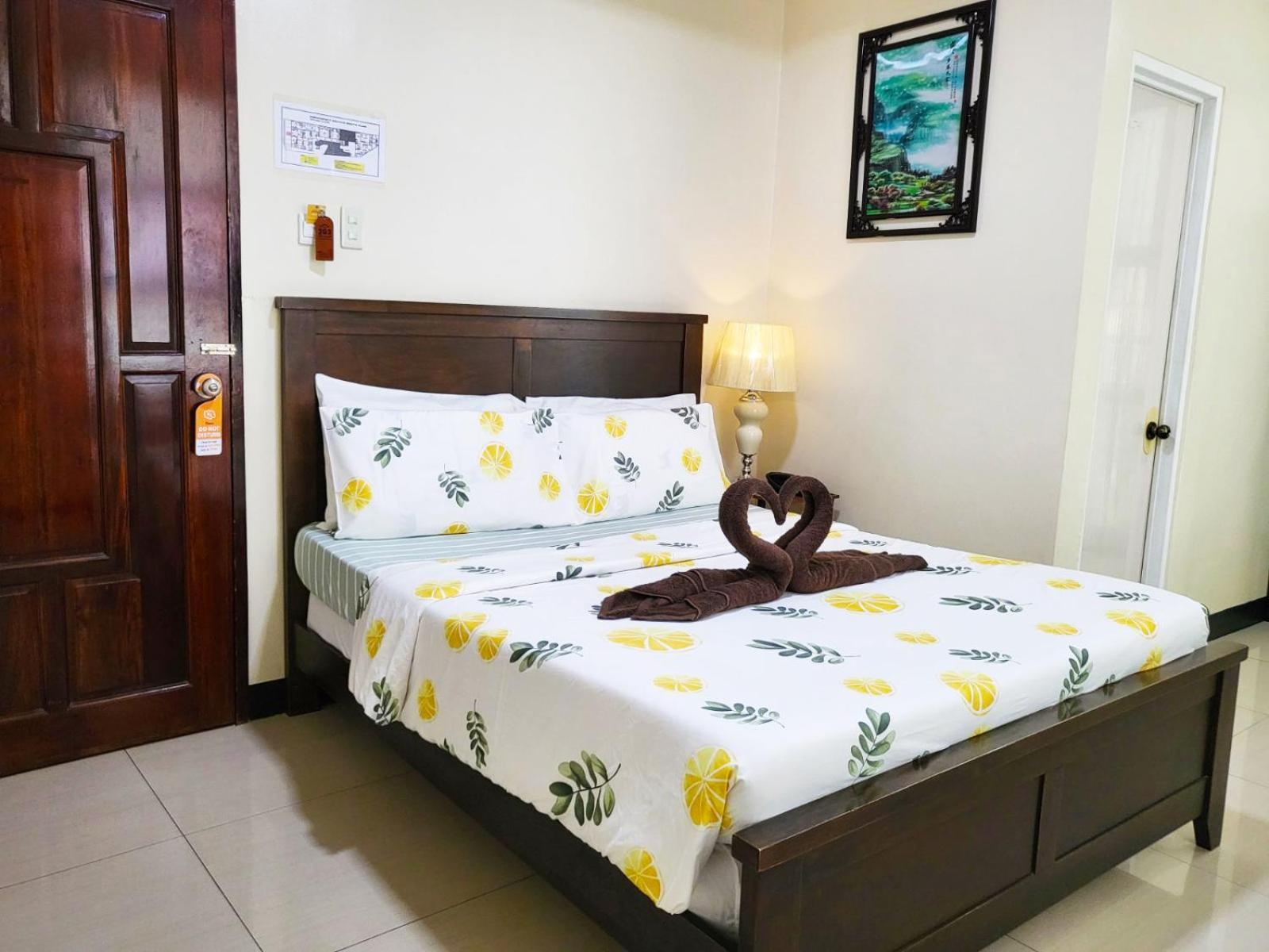 B&J Guesthouse And Tours Tagbilaran City Kültér fotó