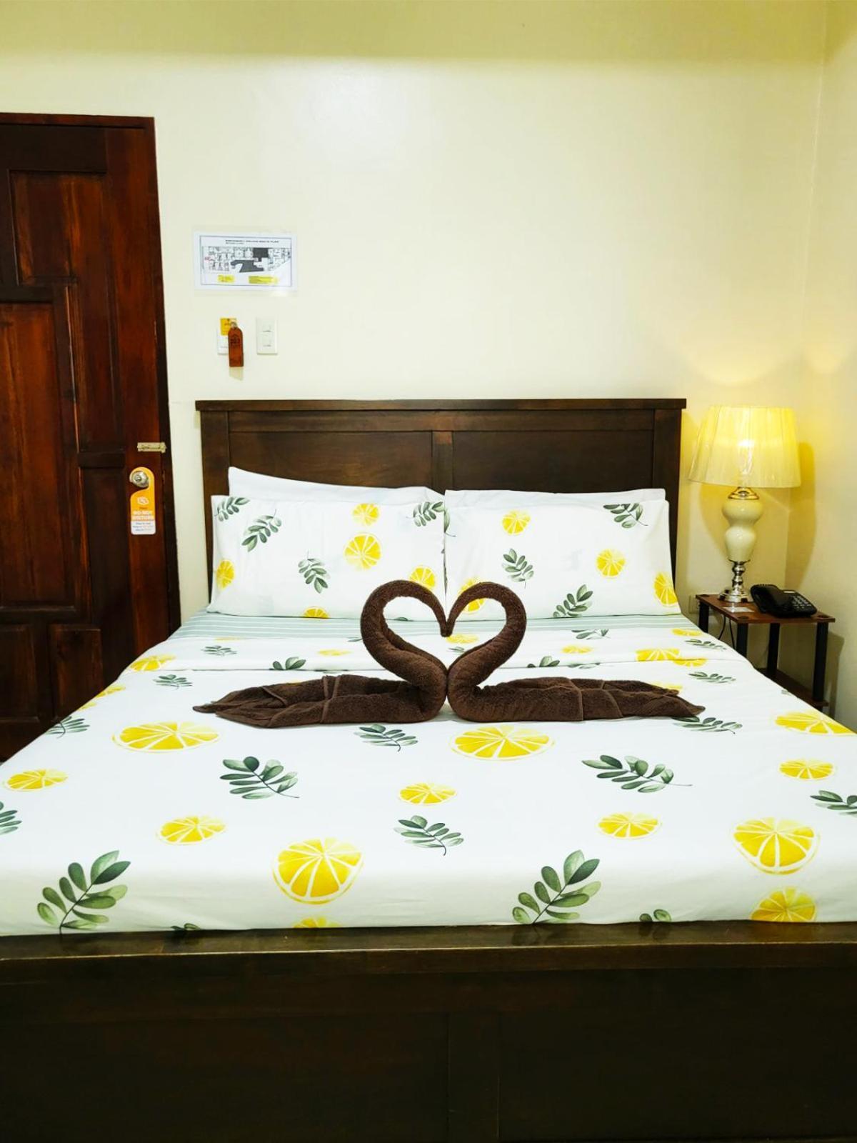 B&J Guesthouse And Tours Tagbilaran City Kültér fotó